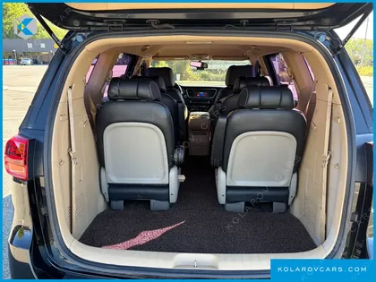 KIA CARNIVAL 9-SEATER LUXURY