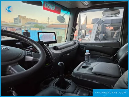 HYUNDAI MEGA TRUCK GOLD