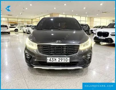 KIA CARNIVAL 9-SEATER LUXURY