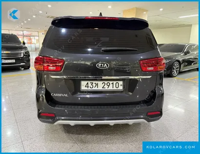 KIA CARNIVAL 9-SEATER LUXURY