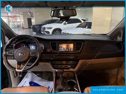 KIA CARNIVAL 9-SEATER LUXURY