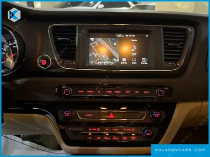 KIA CARNIVAL 9-SEATER LUXURY