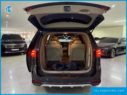KIA CARNIVAL 9-SEATER LUXURY