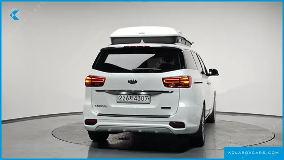 KIA CARNIVAL 9-SEATER OUTDOOR