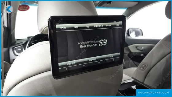 KIA CARNIVAL 9-SEATER OUTDOOR