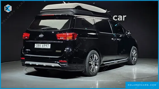 KIA CARNIVAL 7-SEATER HI-LIMOUSINE
