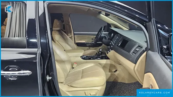KIA CARNIVAL 7-SEATER HI-LIMOUSINE