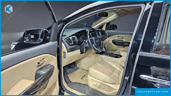 KIA CARNIVAL 7-SEATER HI-LIMOUSINE