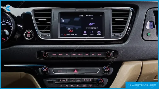 KIA CARNIVAL 7-SEATER HI-LIMOUSINE