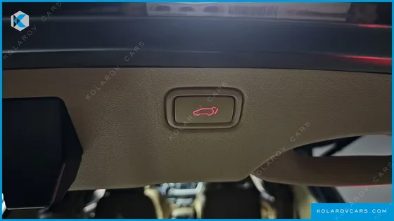 KIA CARNIVAL 7-SEATER HI-LIMOUSINE
