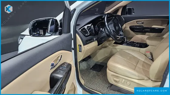KIA CARNIVAL 9-SEATER HI-LIMOUSINE