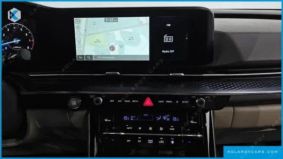 KIA CARNIVAL GASOLINE 9-SEATER HI-LIMOUSINE