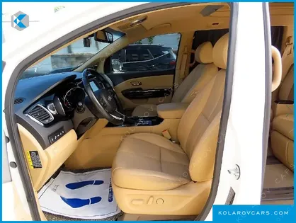 KIA CARNIVAL GASOLINE 7-SEATER HI-LIMOUSINE