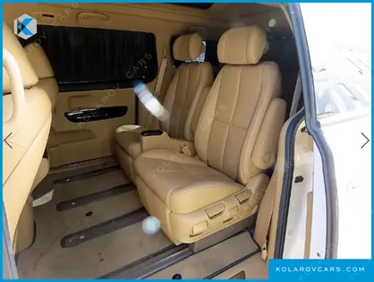KIA CARNIVAL GASOLINE 7-SEATER HI-LIMOUSINE