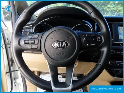 KIA CARNIVAL GASOLINE 7-SEATER HI-LIMOUSINE