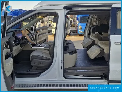 KIA CARNIVAL GASOLINE 4-SEATER HI-LIMOUSINE