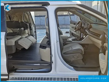 KIA CARNIVAL GASOLINE 4-SEATER HI-LIMOUSINE