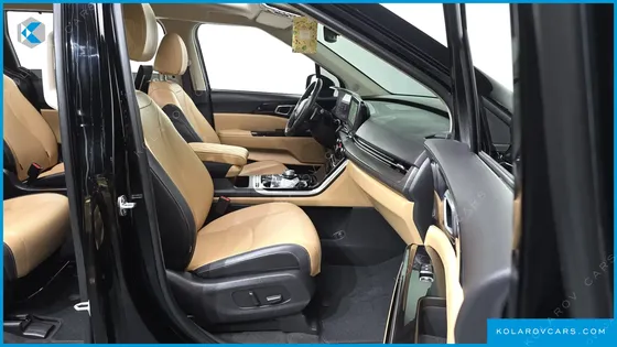 KIA CARNIVAL DIESEL 9-SEATER SIGNATURE