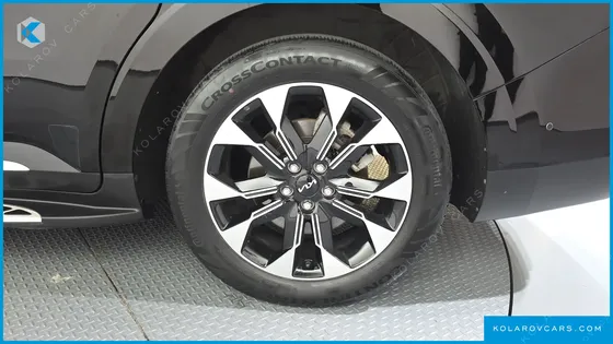 KIA CARNIVAL DIESEL 9-SEATER SIGNATURE