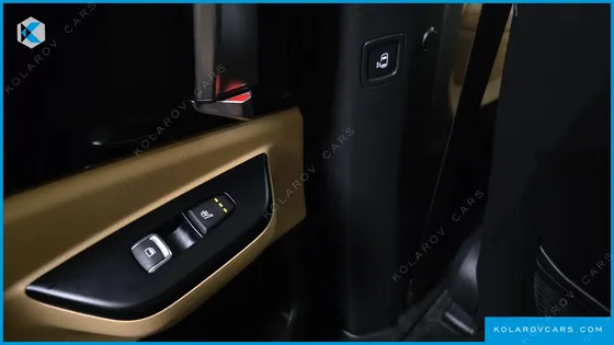 KIA CARNIVAL DIESEL 11-SEATER PRESTIGE