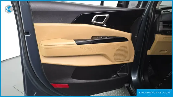 KIA CARNIVAL DIESEL 11-SEATER PRESTIGE