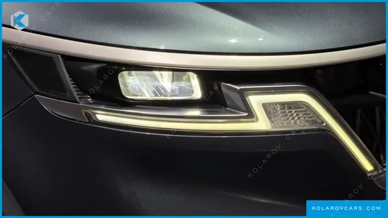 KIA CARNIVAL DIESEL 11-SEATER PRESTIGE