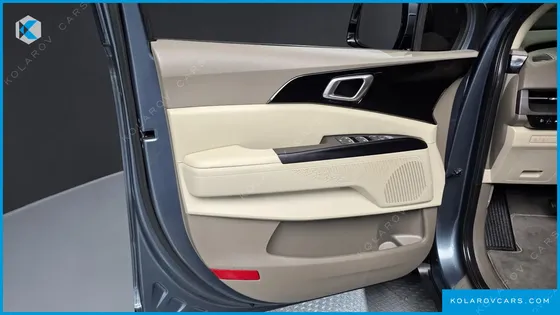 KIA CARNIVAL DIESEL 11-SEATER PRESTIGE