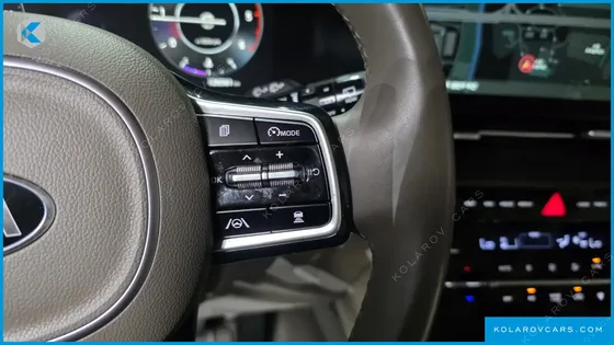 KIA CARNIVAL DIESEL 11-SEATER PRESTIGE