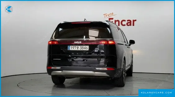 KIA CARNIVAL GASOLINE 7-SEATER OUTDOOR