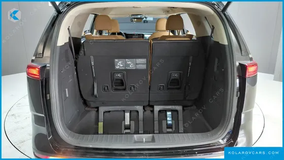 KIA CARNIVAL GASOLINE 7-SEATER OUTDOOR
