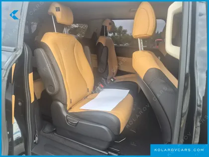 KIA CARNIVAL DIESEL 9-SEATER PRESTIGE