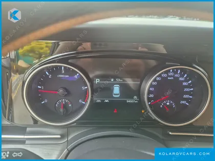 KIA CARNIVAL DIESEL 9-SEATER PRESTIGE