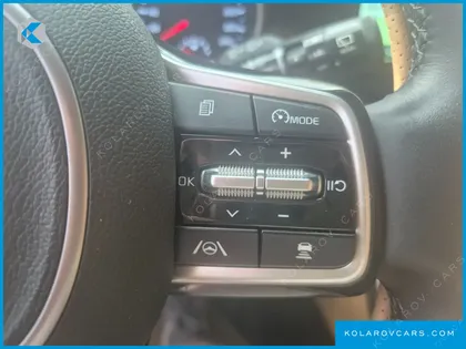 KIA CARNIVAL DIESEL 9-SEATER PRESTIGE