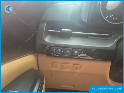 KIA CARNIVAL DIESEL 9-SEATER PRESTIGE