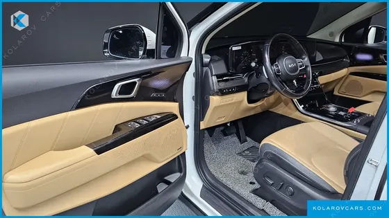 KIA CARNIVAL DIESEL 9-SEATER SIGNATURE