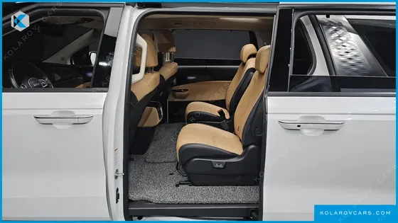 KIA CARNIVAL DIESEL 9-SEATER SIGNATURE
