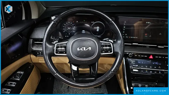 KIA CARNIVAL DIESEL 9-SEATER SIGNATURE
