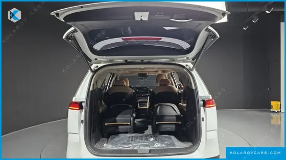 KIA CARNIVAL DIESEL 9-SEATER SIGNATURE