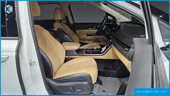 KIA CARNIVAL DIESEL 9-SEATER SIGNATURE