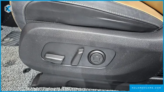 KIA CARNIVAL DIESEL 9-SEATER SIGNATURE