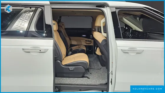 KIA CARNIVAL DIESEL 9-SEATER SIGNATURE
