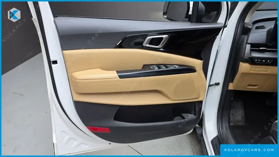 KIA CARNIVAL DIESEL 9-SEATER PRESTIGE