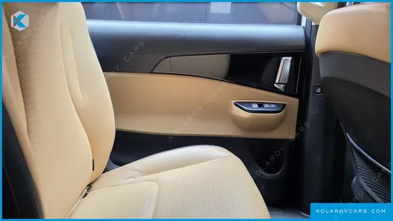 KIA CARNIVAL DIESEL 9-SEATER PRESTIGE