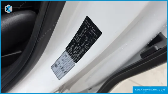KIA CARNIVAL DIESEL 9-SEATER PRESTIGE