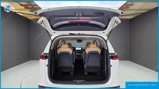 KIA CARNIVAL DIESEL 9-SEATER PRESTIGE
