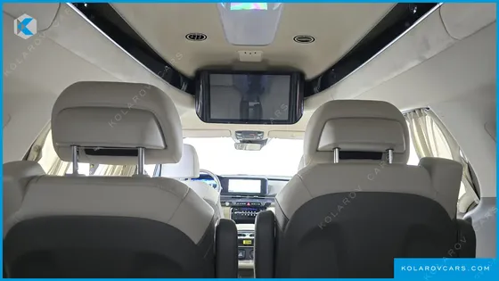 KIA CARNIVAL DIESEL 7-SEATER HI-LIMOUSINE