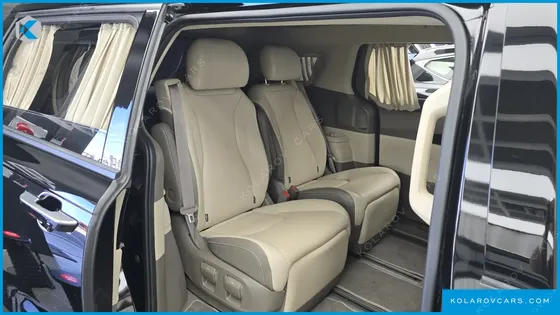 KIA CARNIVAL DIESEL 7-SEATER HI-LIMOUSINE