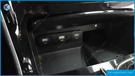 KIA CARNIVAL DIESEL 7-SEATER HI-LIMOUSINE