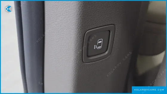 KIA CARNIVAL DIESEL 7-SEATER HI-LIMOUSINE