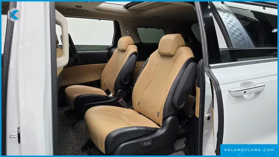 KIA CARNIVAL DIESEL 9-SEATER SIGNATURE